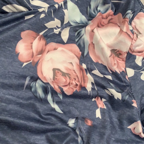 Woman’s Floral Sweatshirt- Size M - Picture 2 of 3